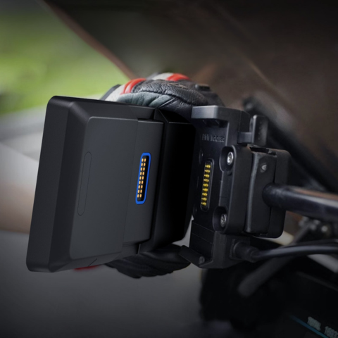 バイクナビゲーションシステム — 簡単で多機能なコントロール