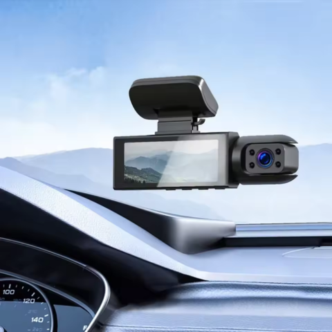 Dashcam wielofunkcyjna – kompleksowy monitoring dla Twojego samochodu