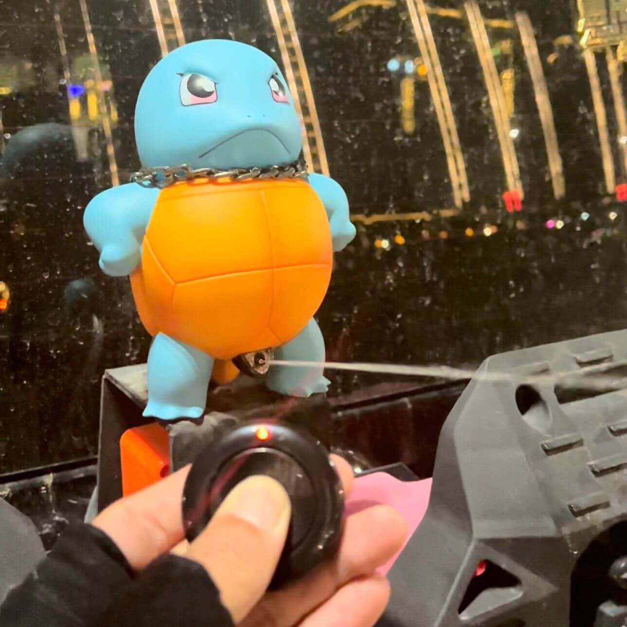 Sprühfigurine Auto — Ein Wasserstrahl, der lächelt