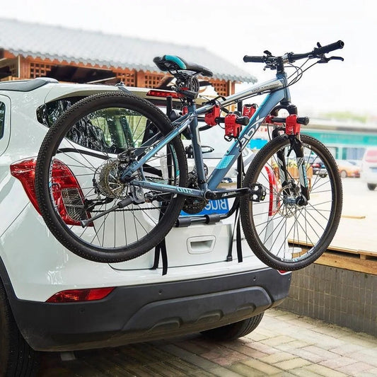 車のトランク用自転車キャリア — 旅行中の安全性強化 