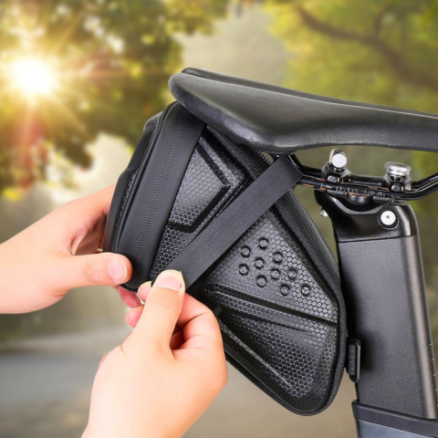 自転車用サコッシュ - コンパクト＆ウォータープルーフ